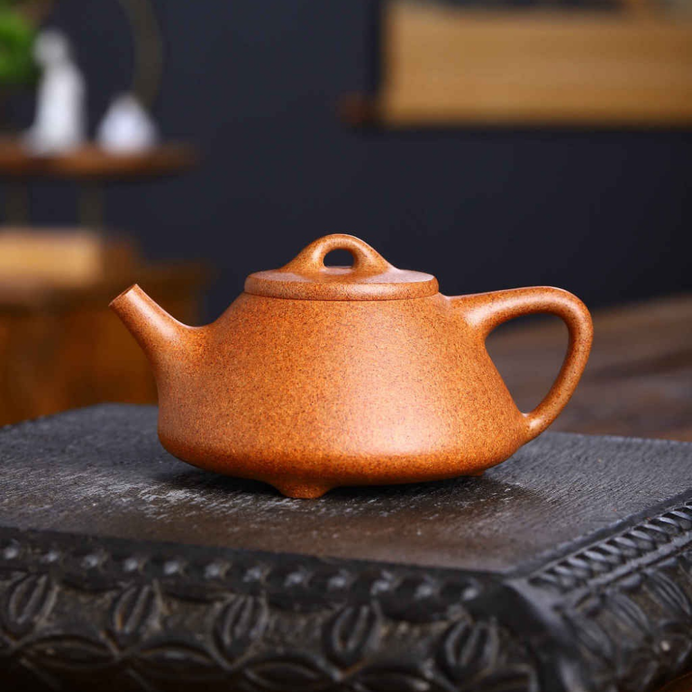 Full Handmade Yixing Zisha Teapot [Ziye Shi Piao Pot] (Jiang Po Ni - 280ml)