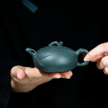 Load image into Gallery viewer, Yixing Purple Clay Teapot [Bamboo Round Pot] | 宜兴紫砂壶 原矿绿泥 [竹叶天圆] - YIQIN TEA HOUSE 一沁茶舍  |  yiqinteahouse.com
