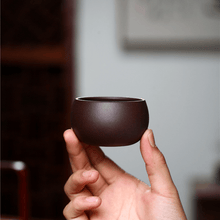 Load image into Gallery viewer, Yixing Purple Clay (Zisha)  [Round Cup] Tea Cup | 宜兴紫砂 原矿紫泥 [圆腹] 品茗杯 80ml - YIQIN TEA HOUSE 一沁茶舍  |  yiqinteahouse.com
