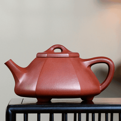 Full Handmade Yixing Purple Clay Teapot [Lifang Ziye Shi Piao] | 全手工宜兴紫砂壶 原矿底槽清 [六方子冶石瓢] - YIQIN TEA HOUSE 一沁茶舍  |  yiqinteahouse.com