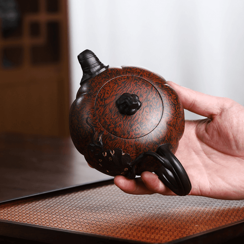 Full Handmade Yixing Purple Clay Teapot [Luxury Pumpkin] | 全手工宜兴紫砂壶 珍藏陈腐绞泥 [富韵南瓜] - YIQIN TEA HOUSE 一沁茶舍  |  yiqinteahouse.com