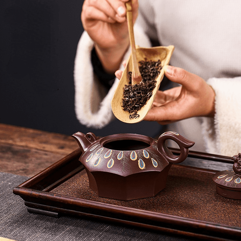 Full Handmade Yixing Purple Clay Teapot [Peacock] | 全手工宜兴紫砂壶 原矿紫血砂 [灵韵孔雀] - YIQIN TEA HOUSE 一沁茶舍  |  yiqinteahouse.com