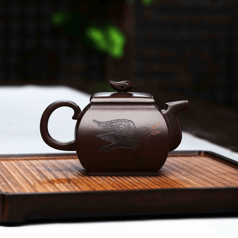 Full Handmade Yixing Purple Clay Teapot [Xiangwang Heping] | 全手工宜兴紫砂壶 珍藏紫茄泥 [向往和平] - YIQIN TEA HOUSE 一沁茶舍  |  yiqinteahouse.com