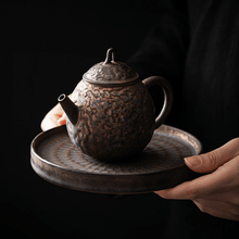 Load image into Gallery viewer, Retro Gilded Round Ceramic Tea Tray | 复古鎏金陶瓷圆形茶盘 壶托 - YIQIN TEA HOUSE 一沁茶舍  |  yiqinteahouse.com

