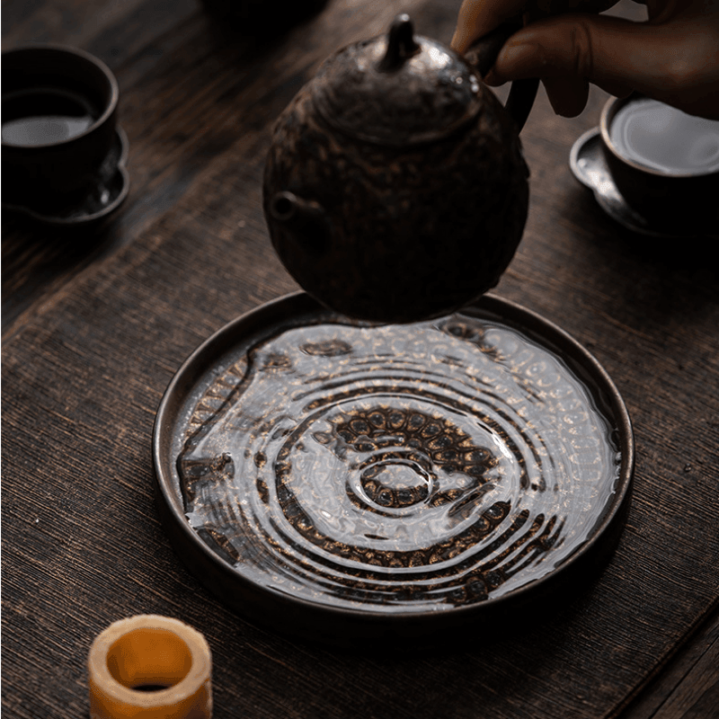 Retro Gilded Round Ceramic Tea Tray | 复古鎏金陶瓷圆形茶盘 壶托 - YIQIN TEA HOUSE 一沁茶舍  |  yiqinteahouse.com