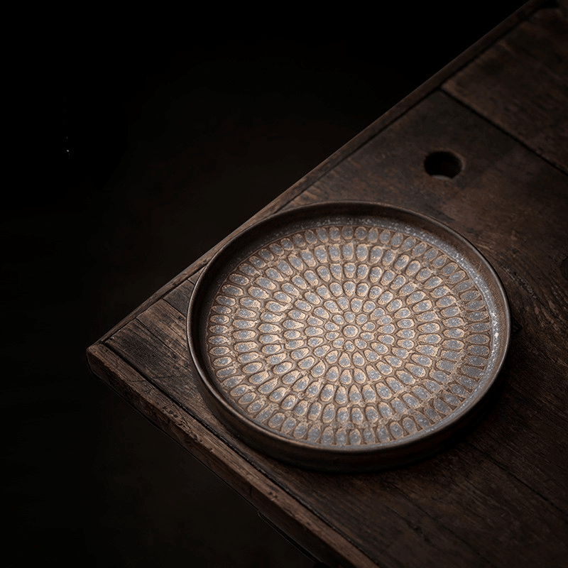 Retro Gilded Round Ceramic Tea Tray - YIQIN TEA HOUSE | yiqinteahouse.com | retro gilded, tea tray, teaware