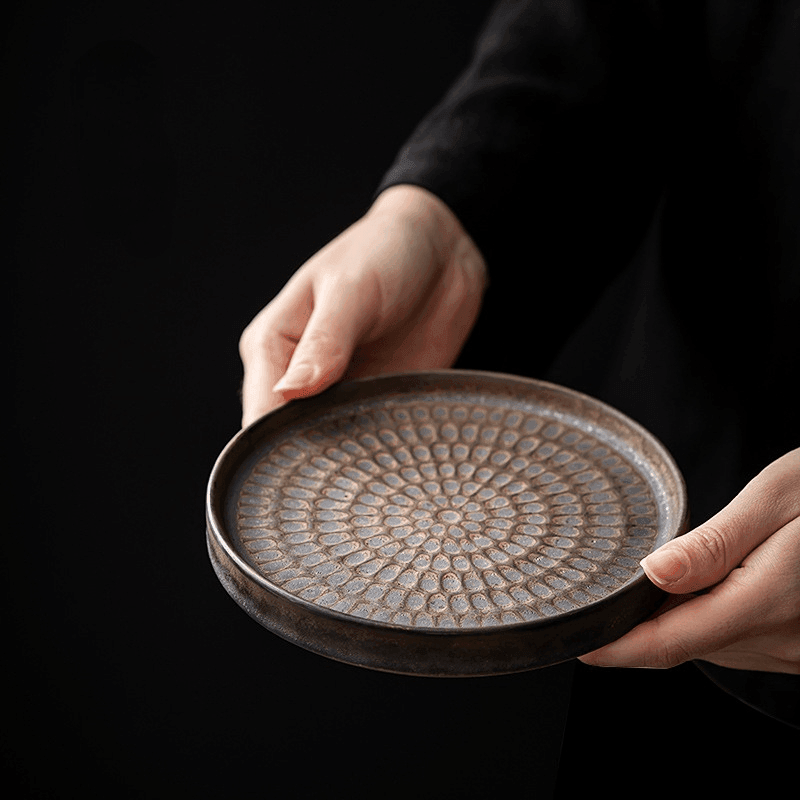 Retro Gilded Round Ceramic Tea Tray - YIQIN TEA HOUSE | yiqinteahouse.com | retro gilded, tea tray, teaware