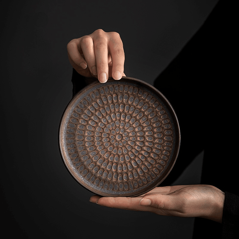 Retro Gilded Round Ceramic Tea Tray - YIQIN TEA HOUSE | yiqinteahouse.com | retro gilded, tea tray, teaware