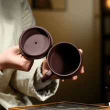 Muat gambar ke penampil Galeri, Yixing Purple Clay Tea Mug [Bamboo] | 宜兴紫砂刻绘 [竹节] 盖杯 - YIQIN TEA HOUSE 一沁茶舍  |  yiqinteahouse.com
