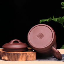 Load image into Gallery viewer, Yixing Purple Clay Tea Mug [Qingfeng Bamboo] | 宜兴紫砂泥绘 [清风竹段] 盖杯 - YIQIN TEA HOUSE 一沁茶舍  |  yiqinteahouse.com
