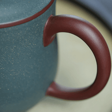 Load image into Gallery viewer, Yixing Purple Clay Tea Mug [Ruyi] | 宜兴紫砂泥绘 [如意] 盖杯 - YIQIN TEA HOUSE 一沁茶舍  |  yiqinteahouse.com
