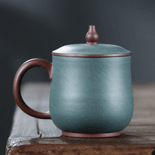 将图片加载到图库查看器，Yixing Purple Clay Tea Mug [Ruyi] | 宜兴紫砂泥绘 [如意] 盖杯 - YIQIN TEA HOUSE 一沁茶舍  |  yiqinteahouse.com
