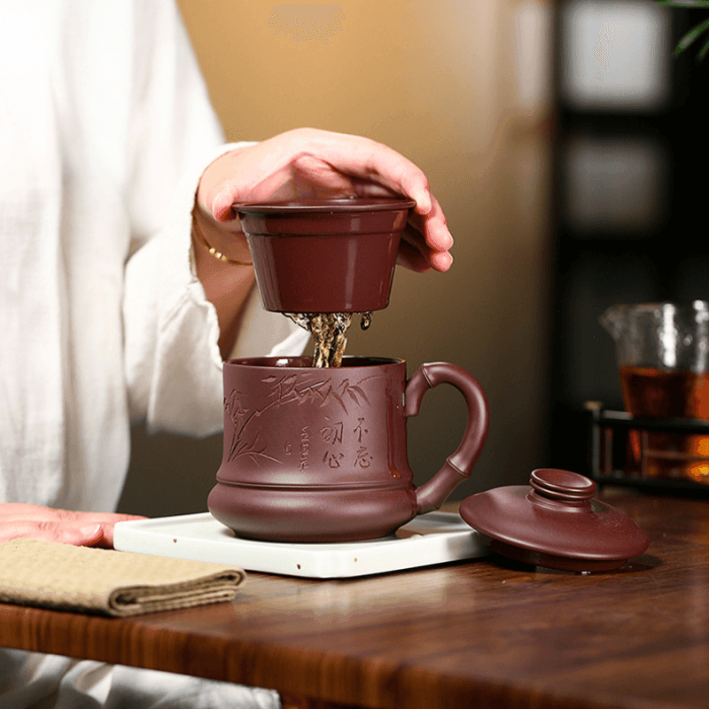 Yixing Purple Clay Tea Mug with Filter [Bamboo] | 宜兴紫砂刻绘 [竹韵] (带茶滤)盖杯 - YIQIN TEA HOUSE 一沁茶舍  |  yiqinteahouse.com