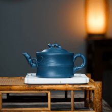Load image into Gallery viewer, Yixing Purple Clay Teapot [Bamboo] | 宜兴紫砂壶 原矿天青泥 [竹节] - YIQIN TEA HOUSE 一沁茶舍  |  yiqinteahouse.com
