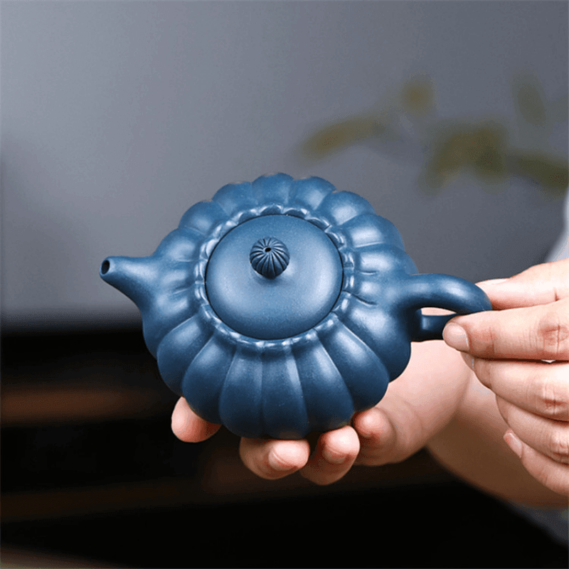 Yixing Purple Clay Teapot [Chrysanthemum Pot] | 宜兴紫砂壶 原矿天青泥 [菊瓣壶] - YIQIN TEA HOUSE 一沁茶舍  |  yiqinteahouse.com