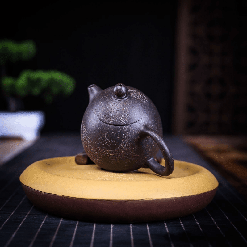 Yixing Purple Clay Teapot [Dragon Egg] | 宜兴紫砂壶 原矿黑金砂 [龙蛋] - YIQIN TEA HOUSE 一沁茶舍  |  yiqinteahouse.com