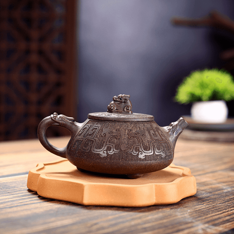 Yixing Purple Clay Teapot [Dragon Shi Piao] | 宜兴紫砂壶 古铜泥 [龙纹石瓢] - YIQIN TEA HOUSE 一沁茶舍  |  yiqinteahouse.com