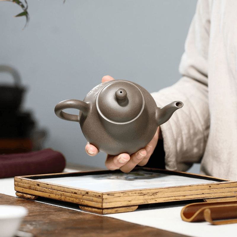 Yixing Purple Clay Teapot [Gao Pan Hu] | 宜兴紫砂壶 原矿蟹壳青 [高潘壶] - YIQIN TEA HOUSE 一沁茶舍  |  yiqinteahouse.com
