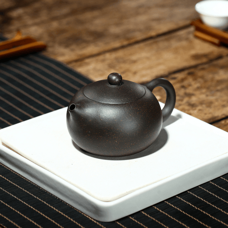 Yixing Purple Clay Teapot [Kagai Xishi] | 宜兴紫砂壶 原矿黑金砂 [卡盖西施] 250ml - YIQIN TEA HOUSE 一沁茶舍  |  yiqinteahouse.com