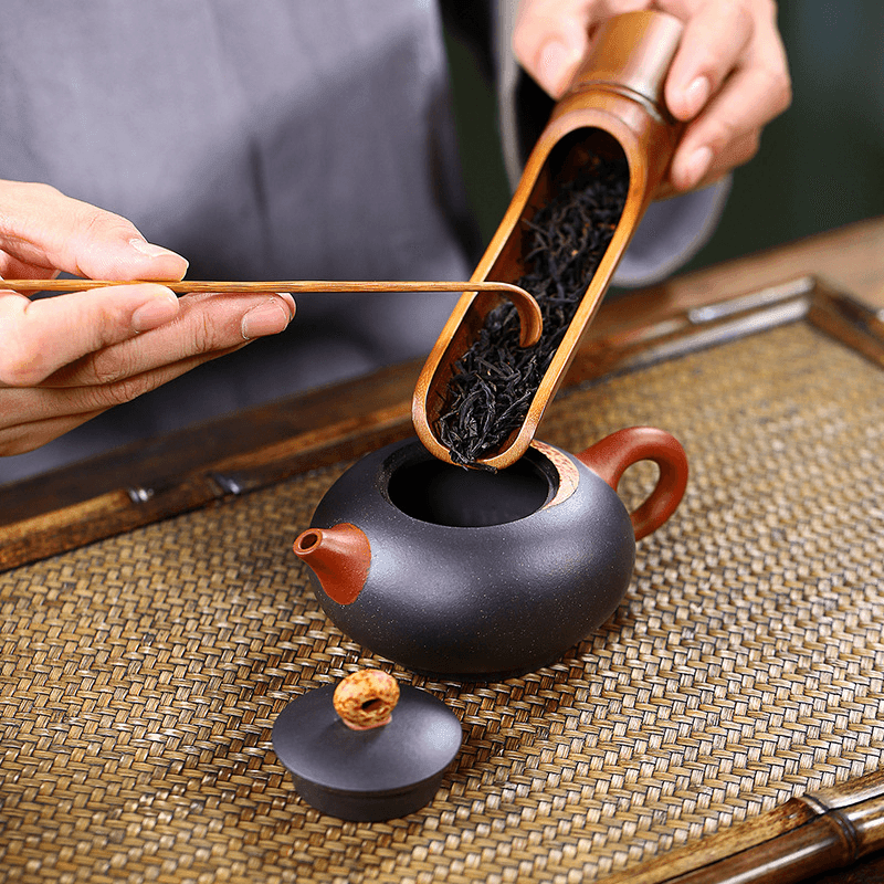 Yixing Purple Clay Teapot [Little Moon Shadow] | 宜兴紫砂壶 黑泥/胶泥 [小月影] - YIQIN TEA HOUSE 一沁茶舍  |  yiqinteahouse.com