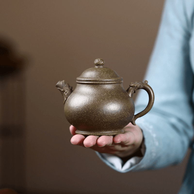 Yixing Purple Clay Teapot [Long Yun Pan Hu] | 宜兴紫砂壶 原矿龙背青 [龙韵潘壶] - YIQIN TEA HOUSE 一沁茶舍  |  yiqinteahouse.com