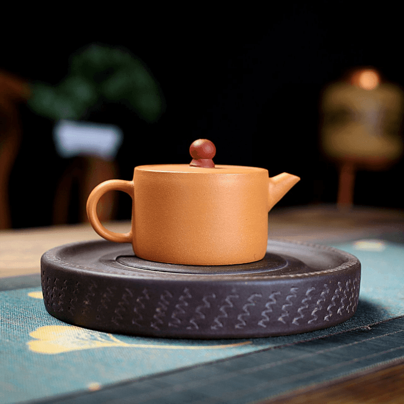 Yixing Purple Clay Teapot [Lucky] | 宜兴紫砂壶 黄金段泥 [鸿运当头] - YIQIN TEA HOUSE 一沁茶舍  |  yiqinteahouse.com