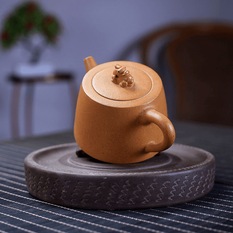 Yixing Purple Clay Teapot [Mascot] | 宜兴紫砂壶 原矿段泥 [井栏灵兽] - YIQIN TEA HOUSE 一沁茶舍  |  yiqinteahouse.com