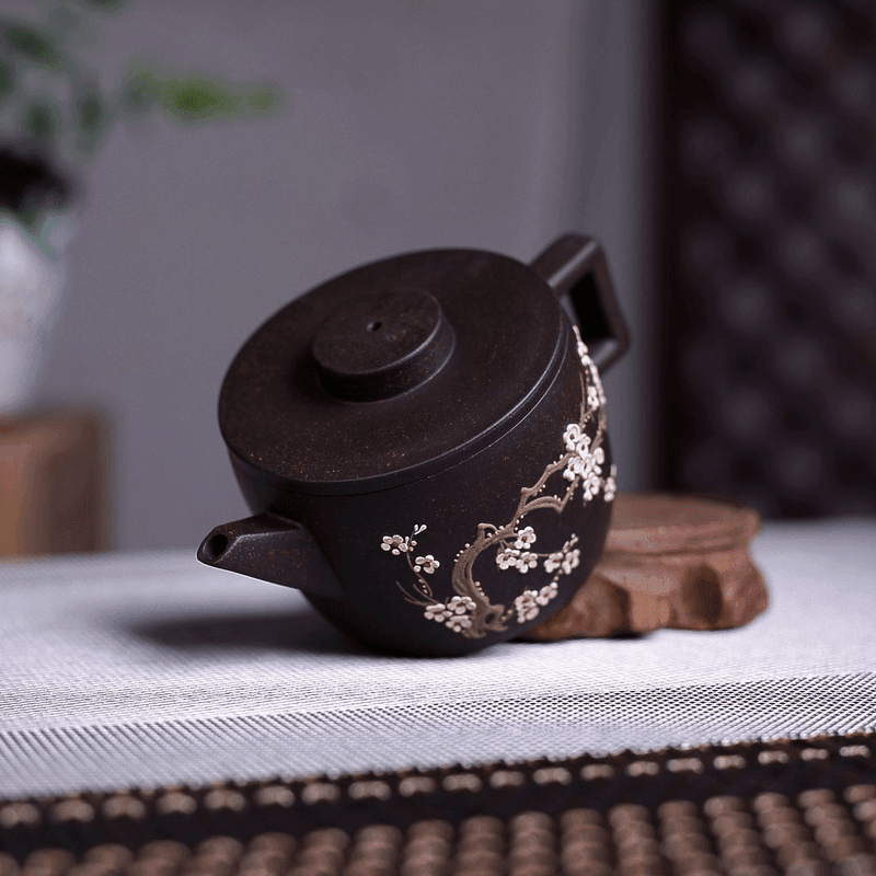 Yixing Purple Clay Teapot [Meixiang Han Wa] | 宜兴紫砂壶 原矿黑泥 [梅香汉瓦] - YIQIN TEA HOUSE 一沁茶舍  |  yiqinteahouse.com