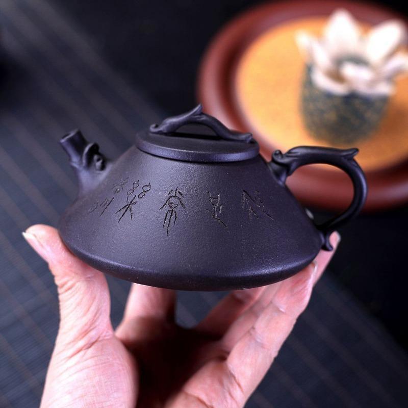 Yixing Purple Clay Teapot [Prosperity Dragon Piao] | 宜兴紫砂壶 原矿黑泥 [盛世龙瓢] - YIQIN TEA HOUSE 一沁茶舍 | yiqinteahouse.com