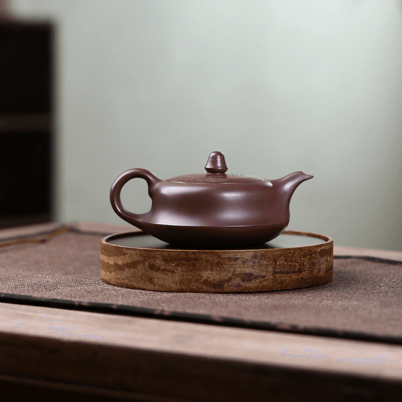 Yixing Purple Clay Teapot [Qu Hu] | 全手工宜兴紫砂壶 原矿紫泥 [曲壶] - YIQIN TEA HOUSE 一沁茶舍  |  yiqinteahouse.com