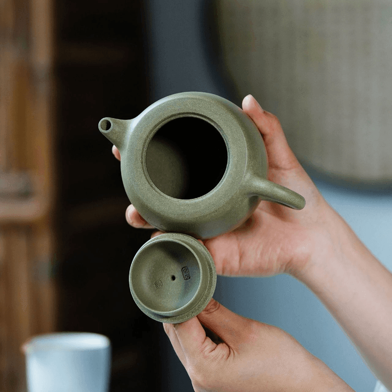 Yixing Purple Clay Teapot [Skyline] | 宜兴紫砂壶 原矿豆青绞泥 [天际壶] - YIQIN TEA HOUSE 一沁茶舍  |  yiqinteahouse.com