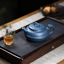 Load image into Gallery viewer, Yixing Purple Clay Teapot [The Dragon] | 宜兴紫砂壶 原矿天青泥 [龙尊壶] - YIQIN TEA HOUSE 一沁茶舍  |  yiqinteahouse.com
