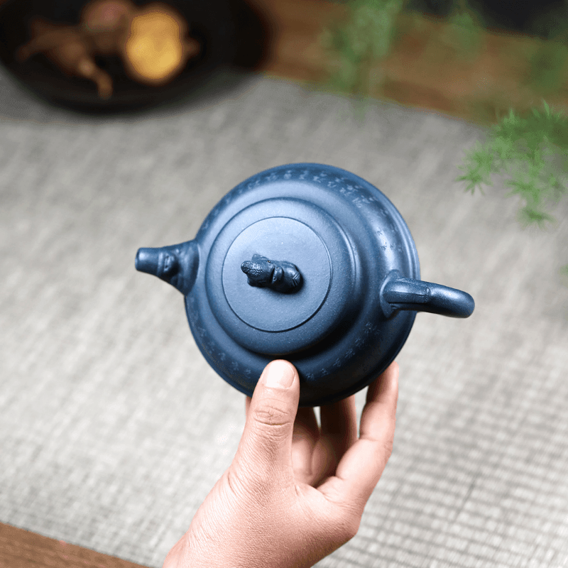 Yixing Purple Clay Teapot [The Dragon] | 宜兴紫砂壶 原矿天青泥 [龙尊壶] - YIQIN TEA HOUSE 一沁茶舍  |  yiqinteahouse.com