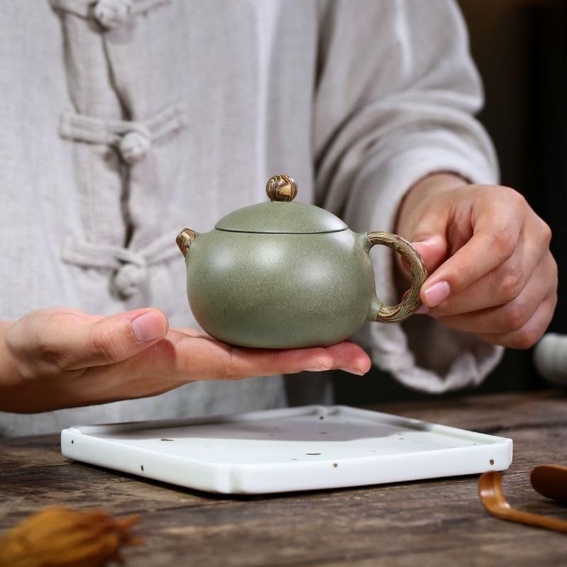 Yixing Purple Clay Teapot [Xishi Pot] | 宜兴紫砂壶 绞泥 [西施壶] 190ml - YIQIN TEA HOUSE 一沁茶舍 | yiqinteahouse.com