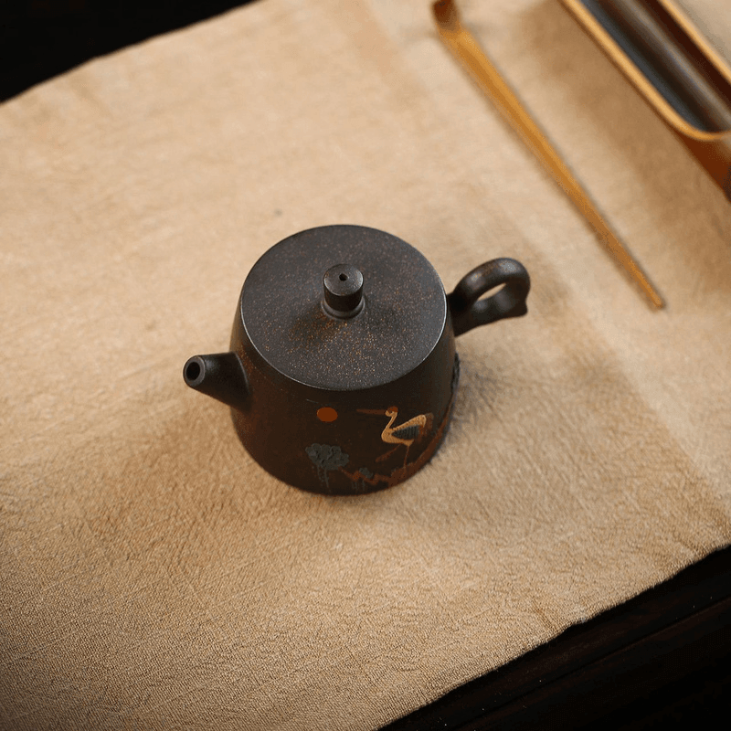 Yixing Purple Clay Teapot [Auspicious Crane] | 宜兴紫砂壶 原矿黑金砂 [仙鹤呈祥] - YIQIN TEA HOUSE 一沁茶舍  |  yiqinteahouse.com