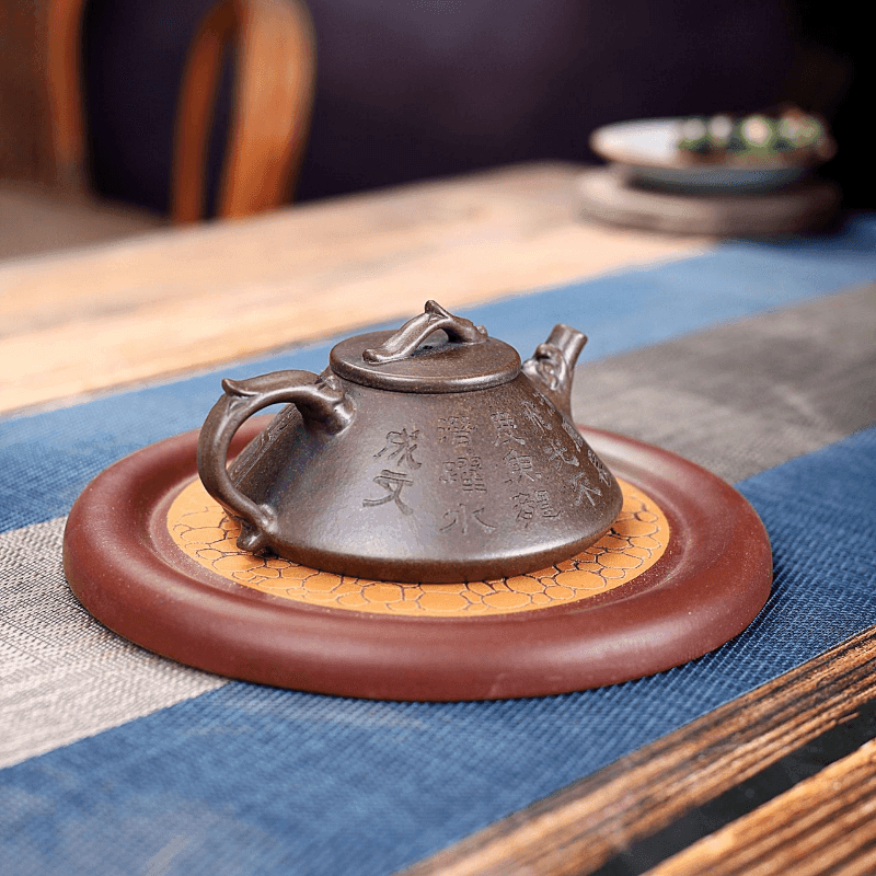 Yixing Purple Clay Teapot [Dragon Piao] | 宜兴紫砂壶 古铜泥 [龙瓢] - YIQIN TEA HOUSE 一沁茶舍  |  yiqinteahouse.com