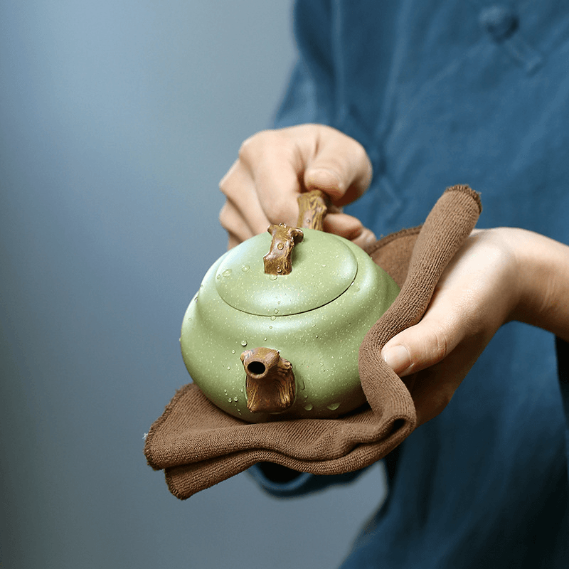 Yixing Zisha Teapot [Gourd] (Douqing Sha/Jiao Ni - 240ml) - YIQIN TEA HOUSE | yiqinteahouse.com | 200-300ml, new arrival, teapot, teaware, zisha teapot