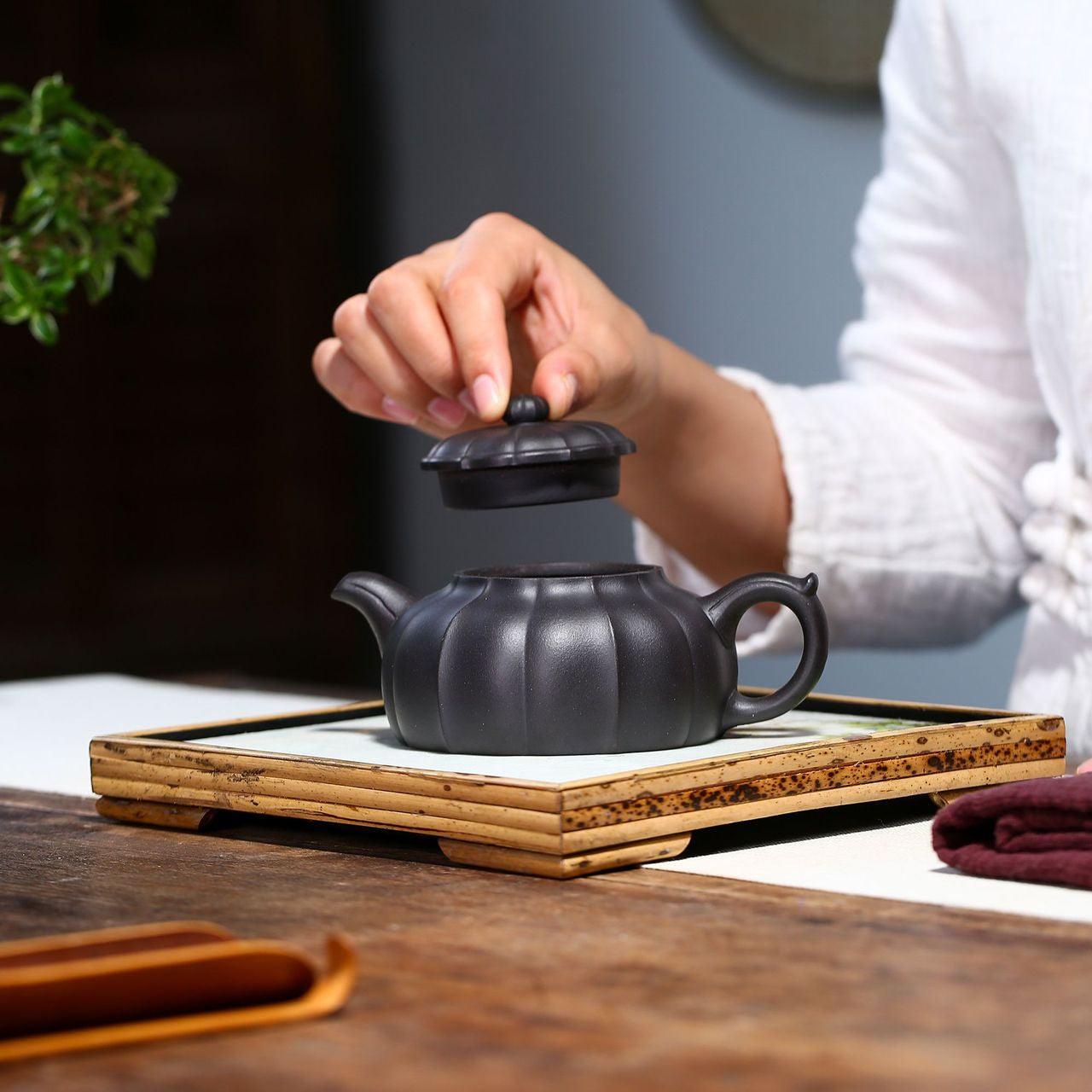 Yixing Zisha Teapot [Jin Nang Bian Zhong] (Hei Ni - 250ml) - YIQIN TEA HOUSE | yiqinteahouse.com | 200-300ml, new arrival, teapot, teaware, zisha teapot