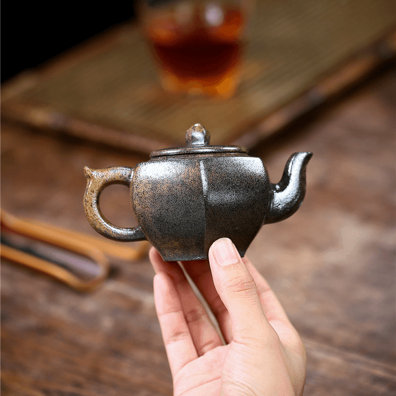 Yixing Purple Clay Teapot [Palace Lantern] | 宜兴紫砂壶 原矿青段烧 [六方宫灯] - YIQIN TEA HOUSE 一沁茶舍  |  yiqinteahouse.com