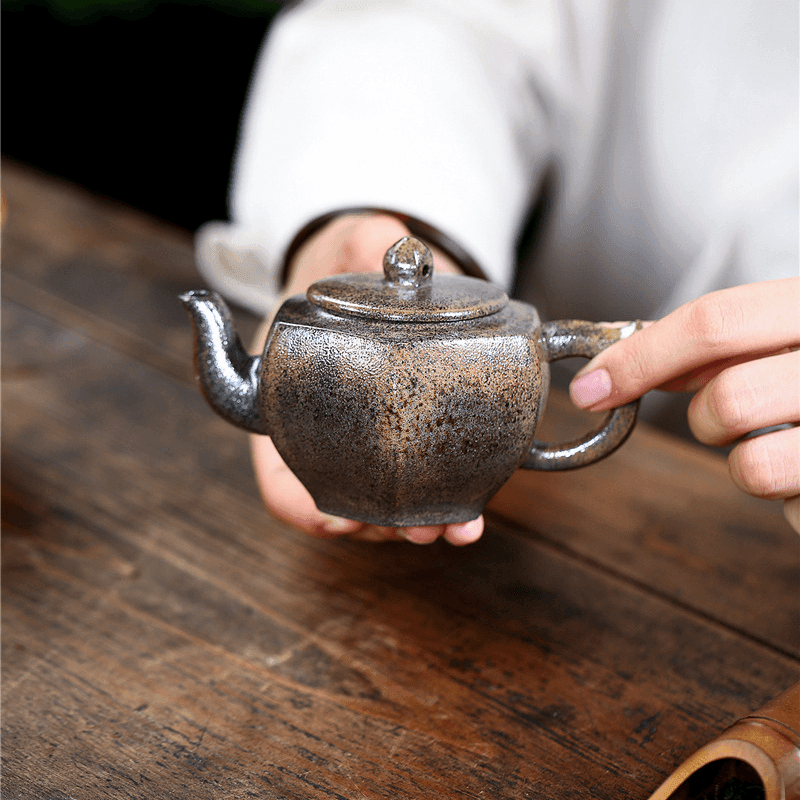 Yixing Purple Clay Teapot [Palace Lantern] | 宜兴紫砂壶 原矿青段烧 [六方宫灯] - YIQIN TEA HOUSE 一沁茶舍  |  yiqinteahouse.com