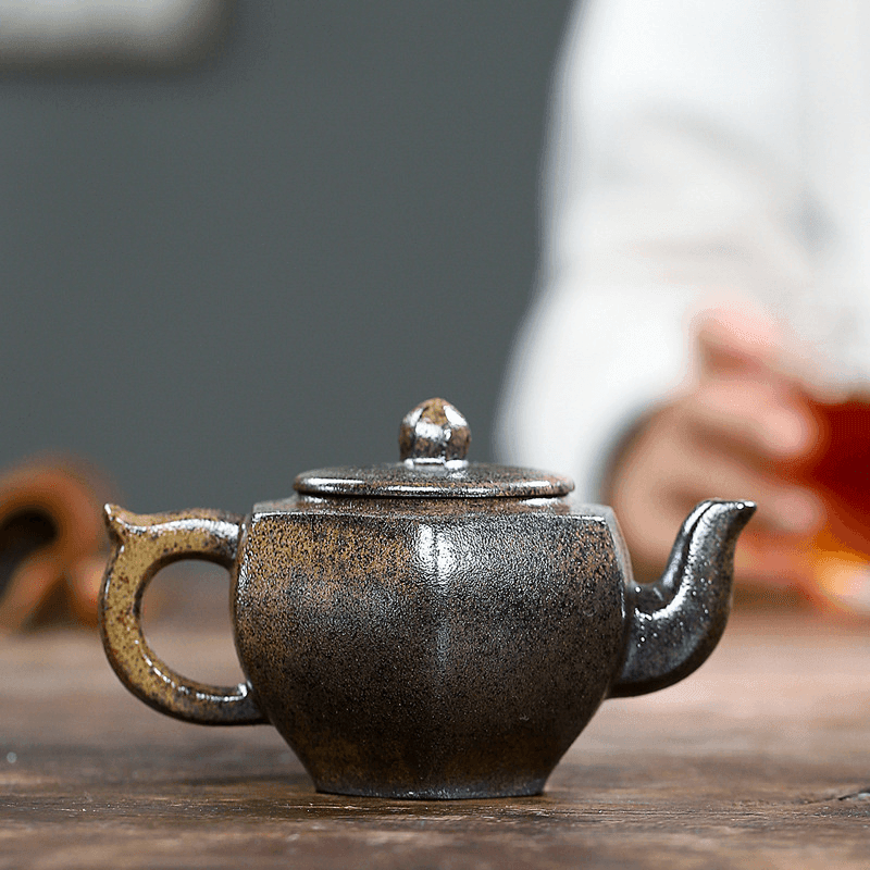 Yixing Purple Clay Teapot [Palace Lantern] | 宜兴紫砂壶 原矿青段烧 [六方宫灯] - YIQIN TEA HOUSE 一沁茶舍  |  yiqinteahouse.com