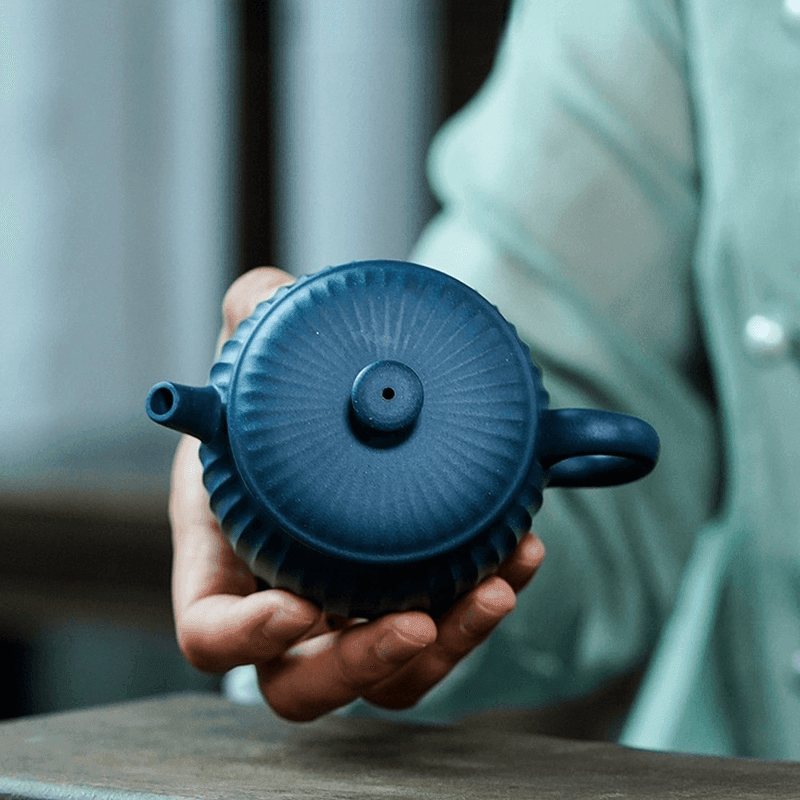 Yixing Purple Clay Teapot [Ribbed Jing Quan] | 宜兴紫砂壶 原矿天青泥 [筋纹井泉] - YIQIN TEA HOUSE 一沁茶舍  |  yiqinteahouse.com