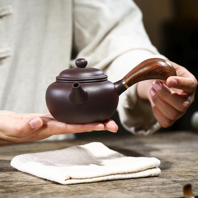 Yixing Zisha Teapot [Tang Yu Side Handle Pot] (Zi Ni - 220ml) - YIQIN TEA HOUSE | yiqinteahouse.com | 200-300ml, teapot, teaware, zisha teapot