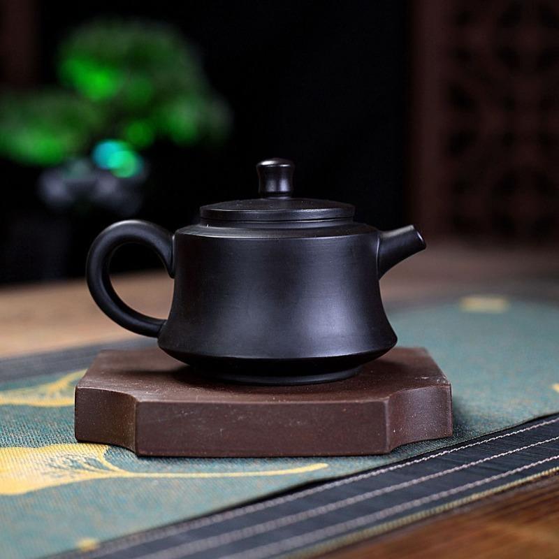 Yixing Purple Clay Teapot [The Universe] | 宜兴紫砂壶 原矿黑朱泥 [壶中乾坤] - YIQIN TEA HOUSE 一沁茶舍 | yiqinteahouse.com