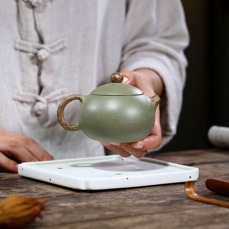 Yixing Purple Clay Teapot [Xishi Pot] | 宜兴紫砂壶 绞泥 [西施壶] 190ml - YIQIN TEA HOUSE 一沁茶舍 | yiqinteahouse.com