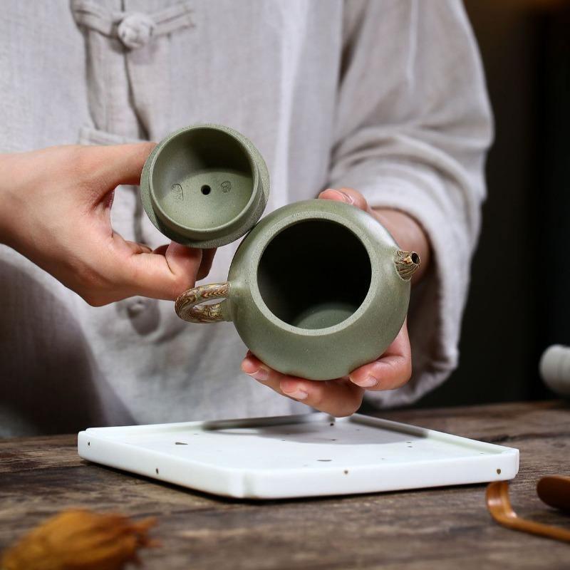 Yixing Purple Clay Teapot [Xishi Pot] | 宜兴紫砂壶 绞泥 [西施壶] 190ml - YIQIN TEA HOUSE 一沁茶舍 | yiqinteahouse.com