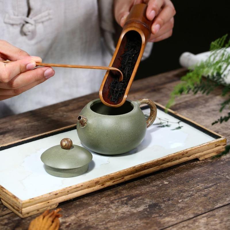 Yixing Purple Clay Teapot [Xishi Pot] | 宜兴紫砂壶 绞泥 [西施壶] 190ml - YIQIN TEA HOUSE 一沁茶舍 | yiqinteahouse.com