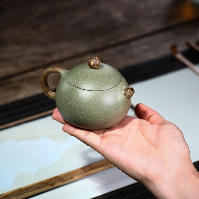 Yixing Purple Clay Teapot [Xishi Pot] | 宜兴紫砂壶 绞泥 [西施壶] 190ml - YIQIN TEA HOUSE 一沁茶舍 | yiqinteahouse.com